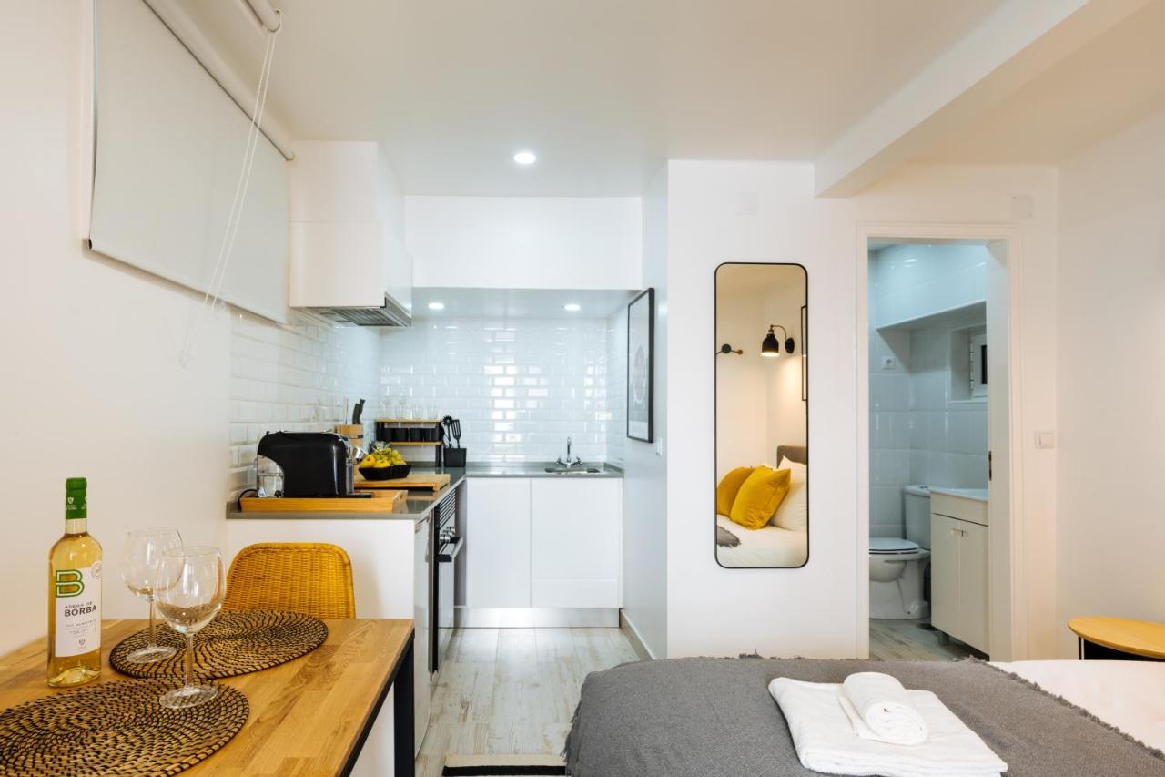 Cozy & Small Studio In The Center Lisbon Exterior photo