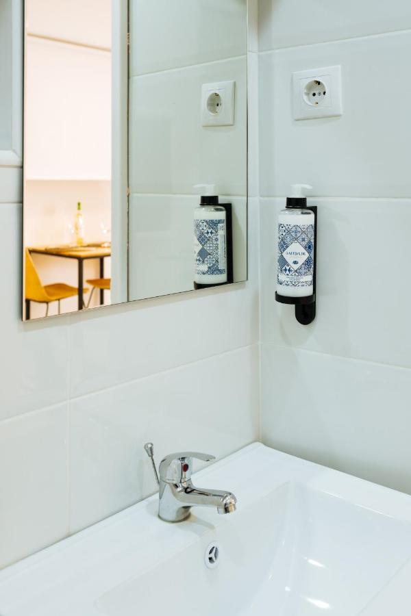 Cozy & Small Studio In The Center Lisbon Exterior photo